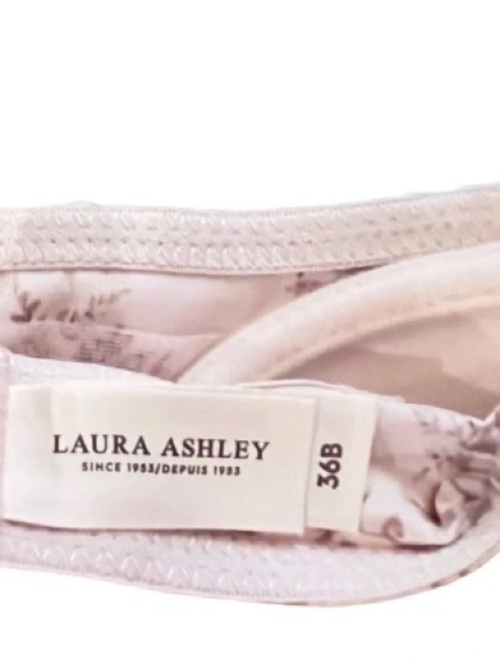 🆕-Laura Ashley- FLORAL PULL THROUGH RIBBON BRA & BIKINI SET. Size: Medium/36B